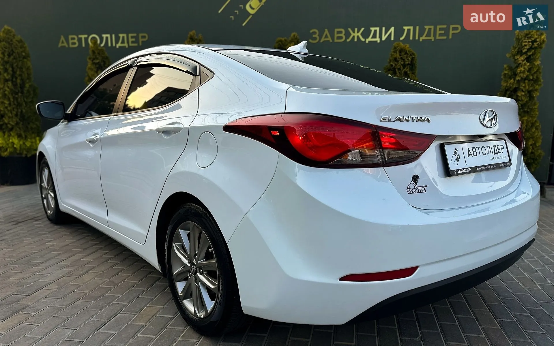 2015 Hyundai Elantra - мініатюра 24