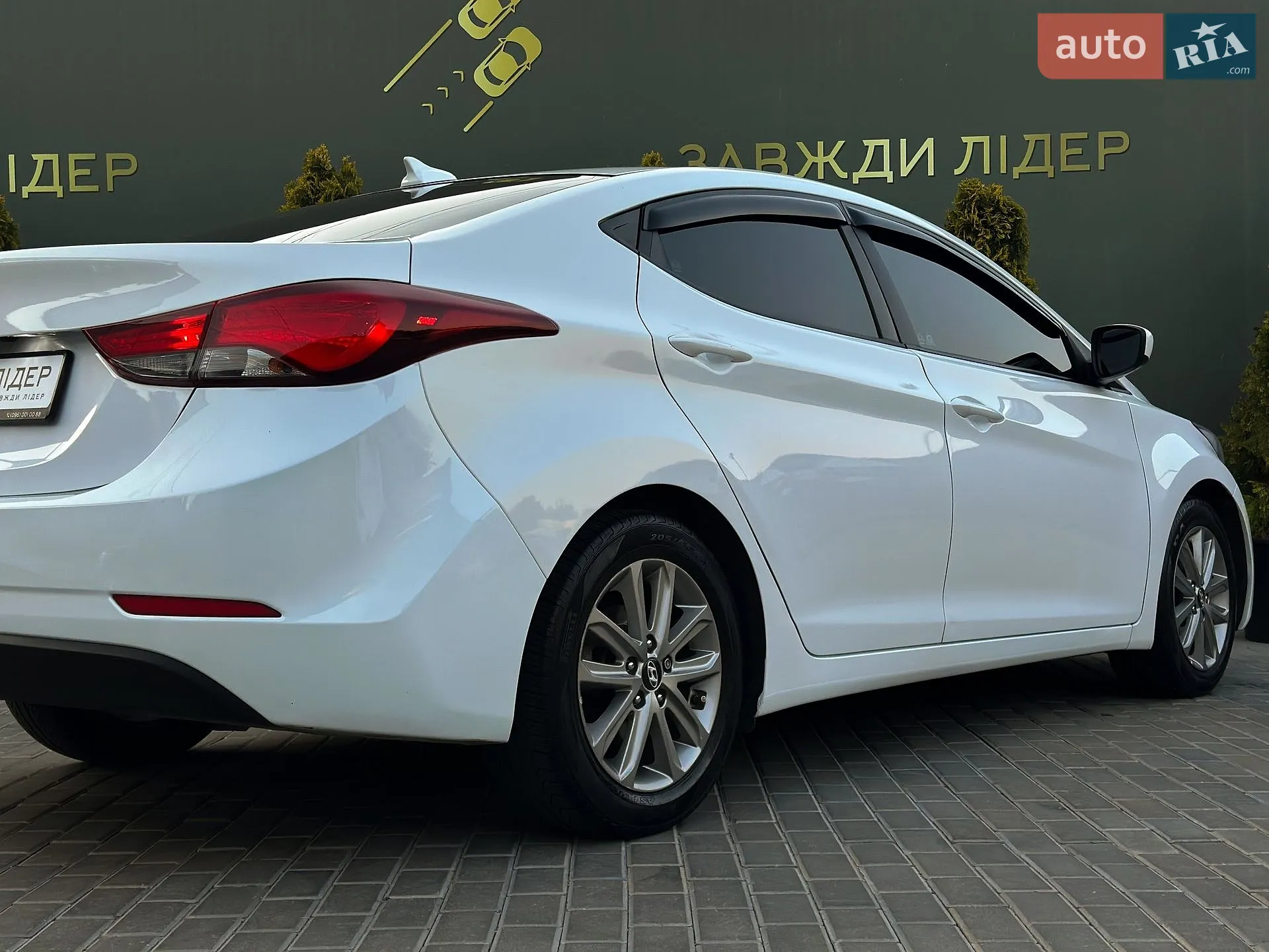 2015 Hyundai Elantra - мініатюра 29