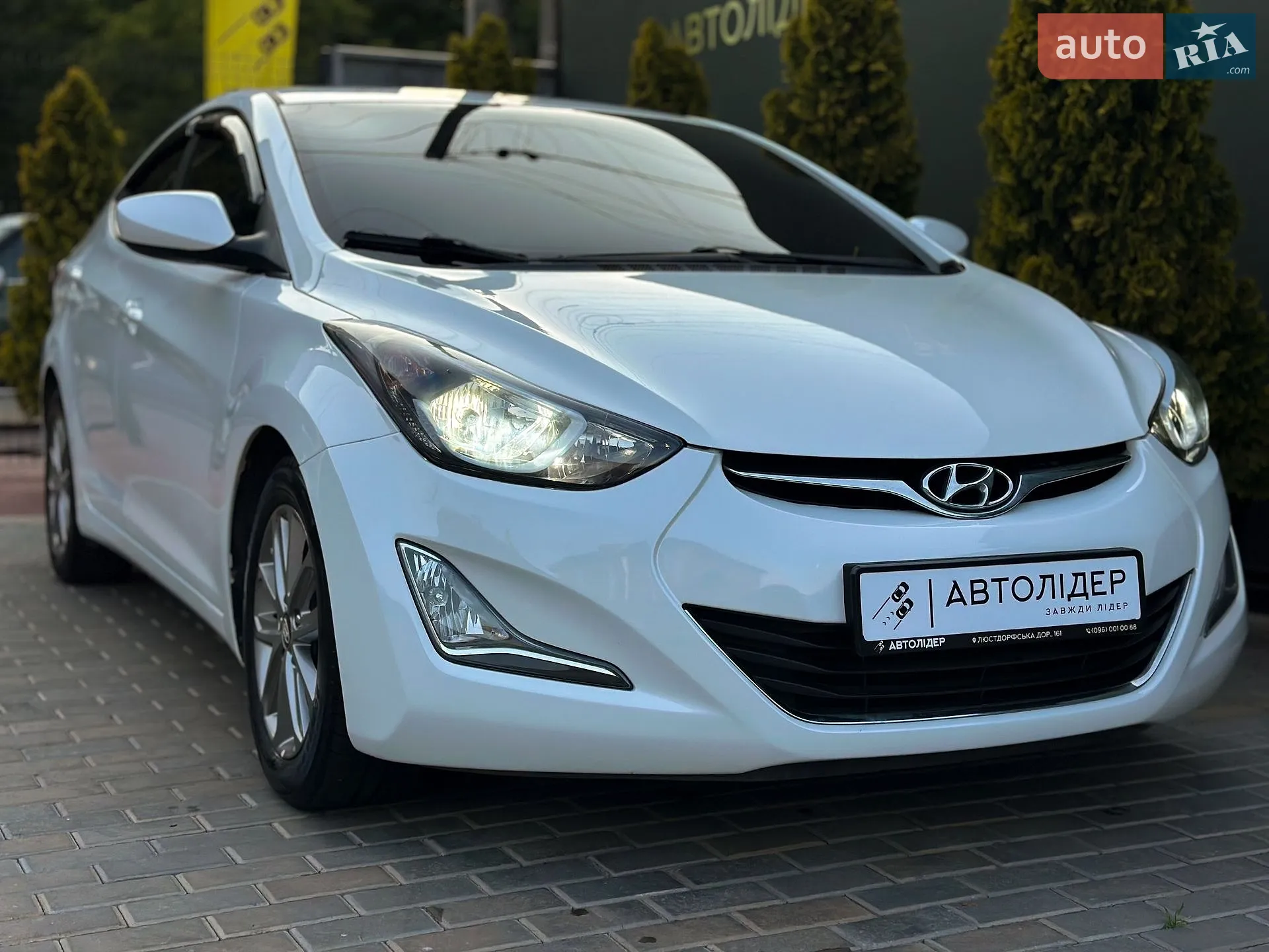 2015 Hyundai Elantra - мініатюра 32
