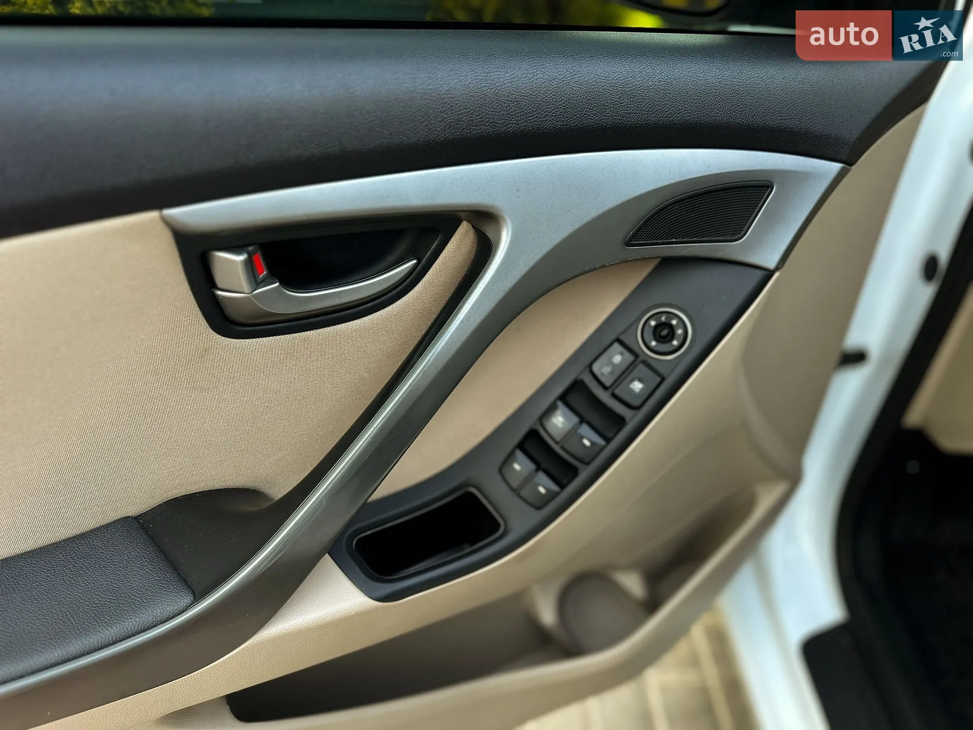 2015 Hyundai Elantra - мініатюра 34