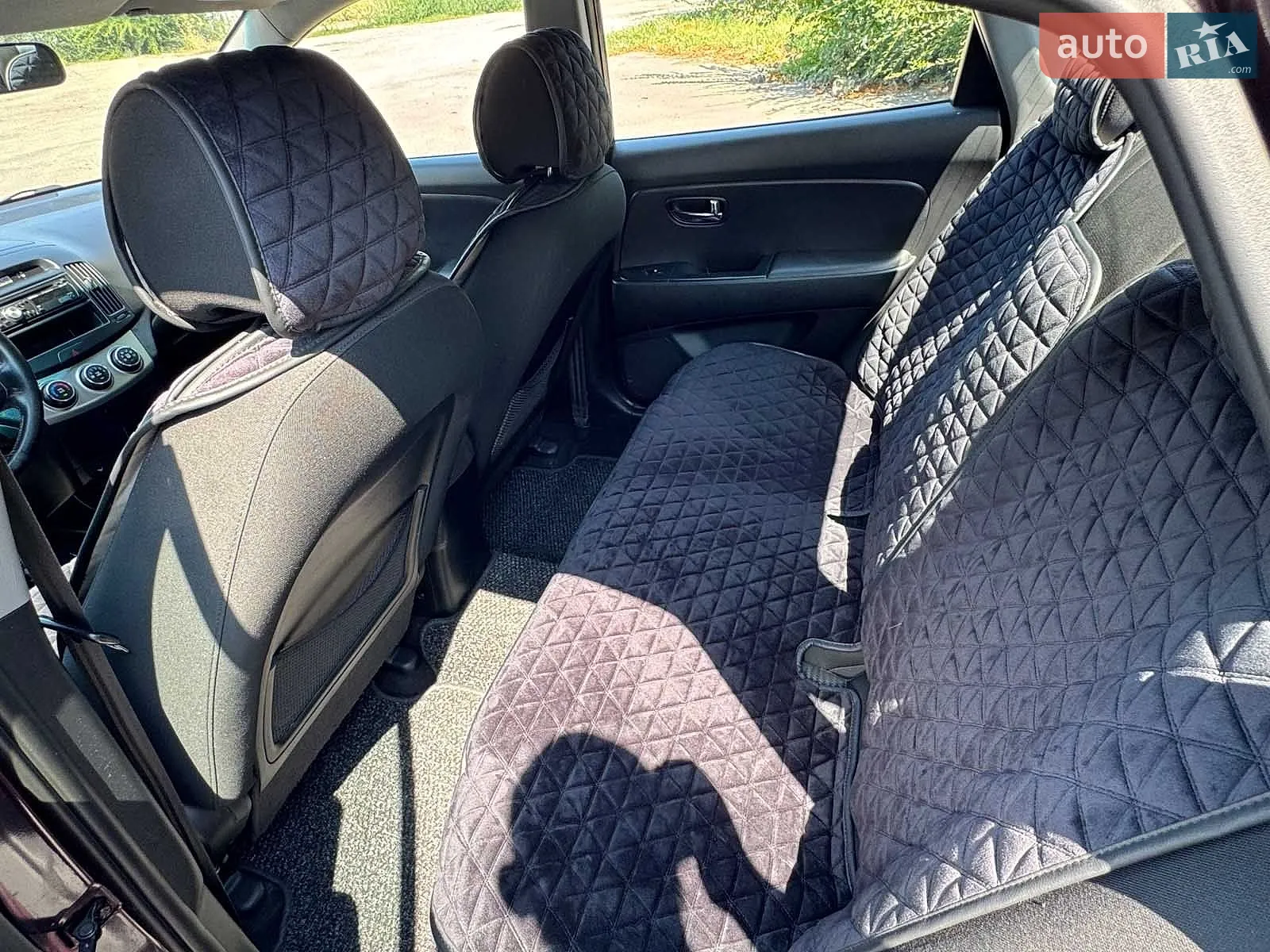 2010 Hyundai Elantra - мініатюра 12