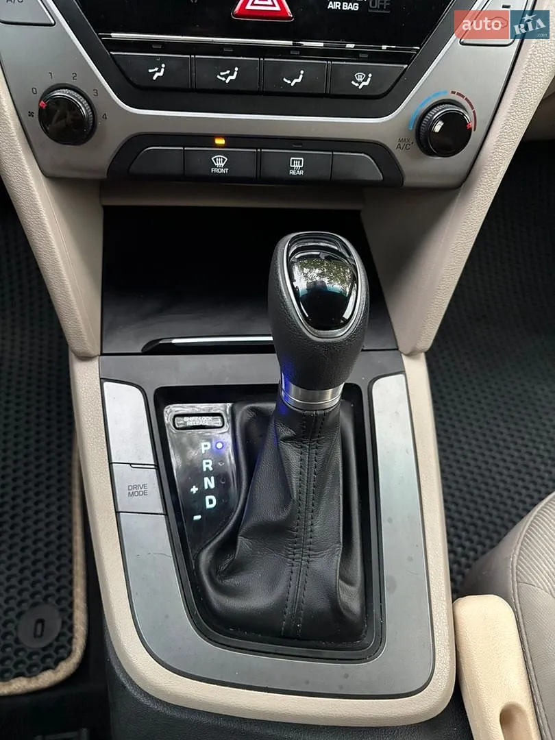 2016 Hyundai Elantra - мініатюра 20