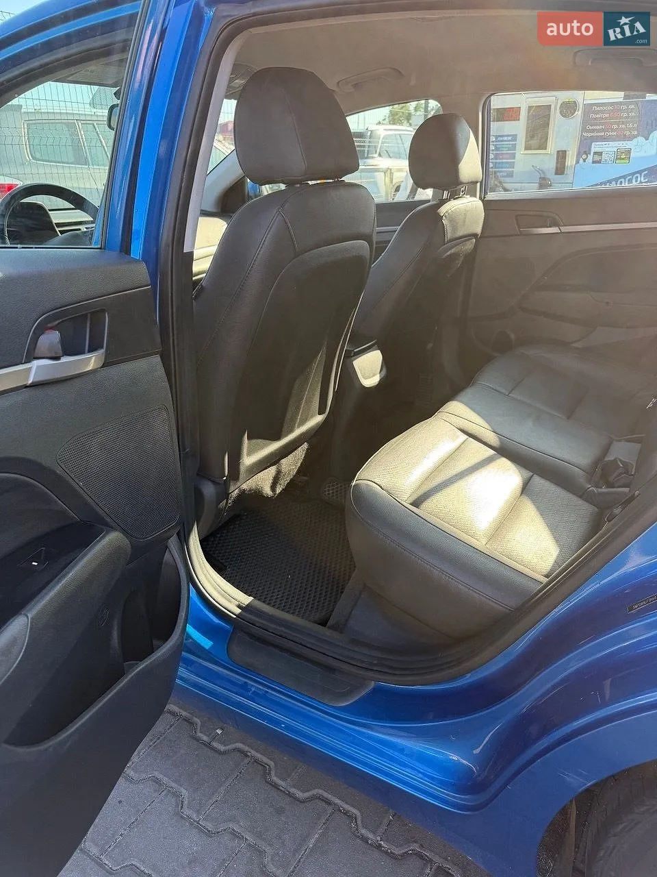 2016 Hyundai Elantra - мініатюра 16
