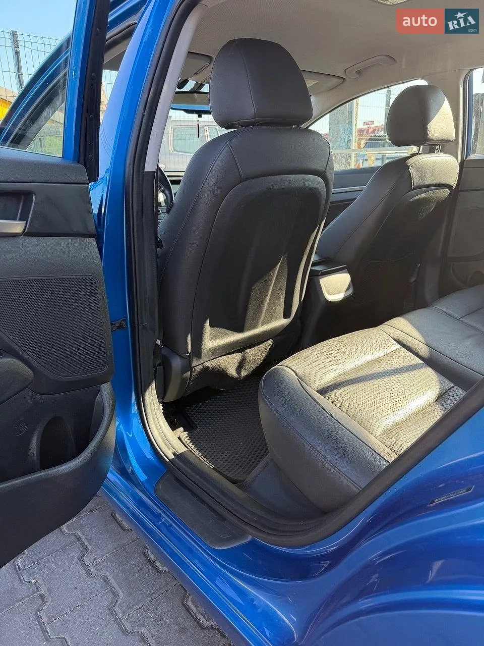 2016 Hyundai Elantra - мініатюра 18