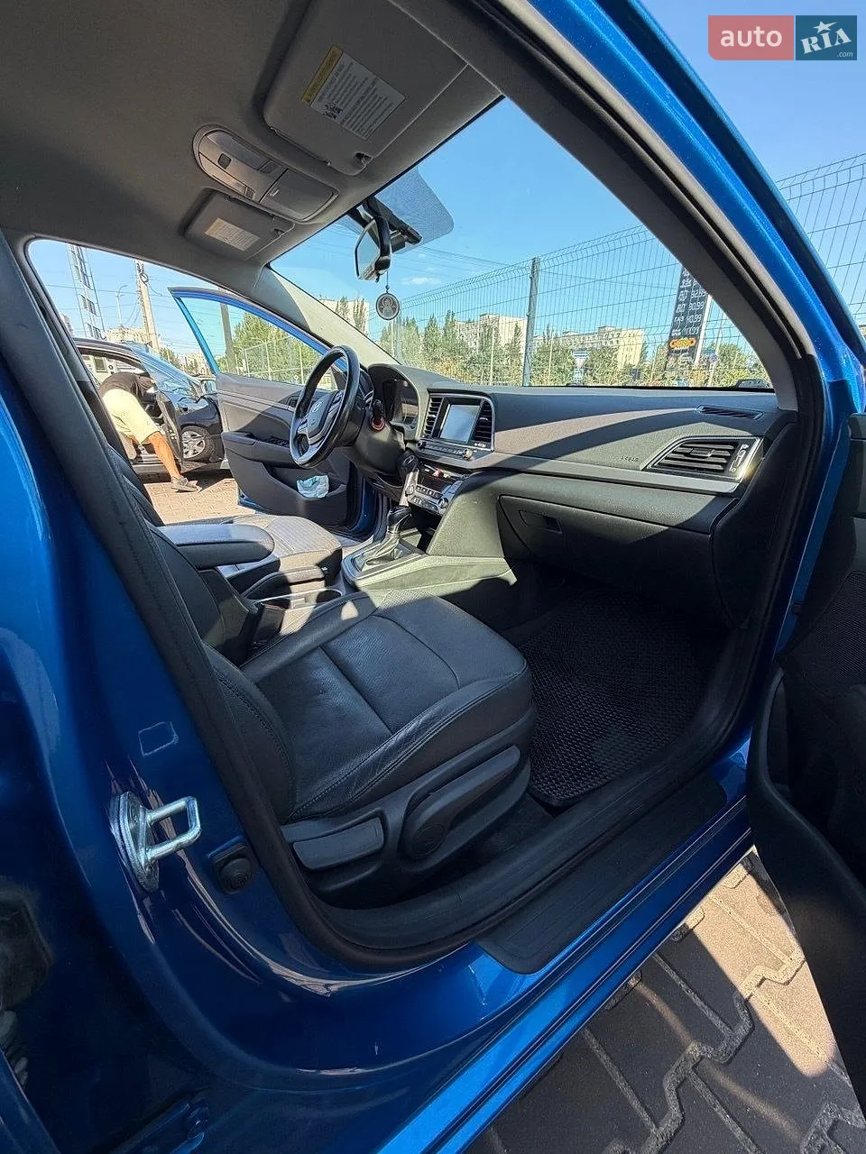 2016 Hyundai Elantra - мініатюра 20