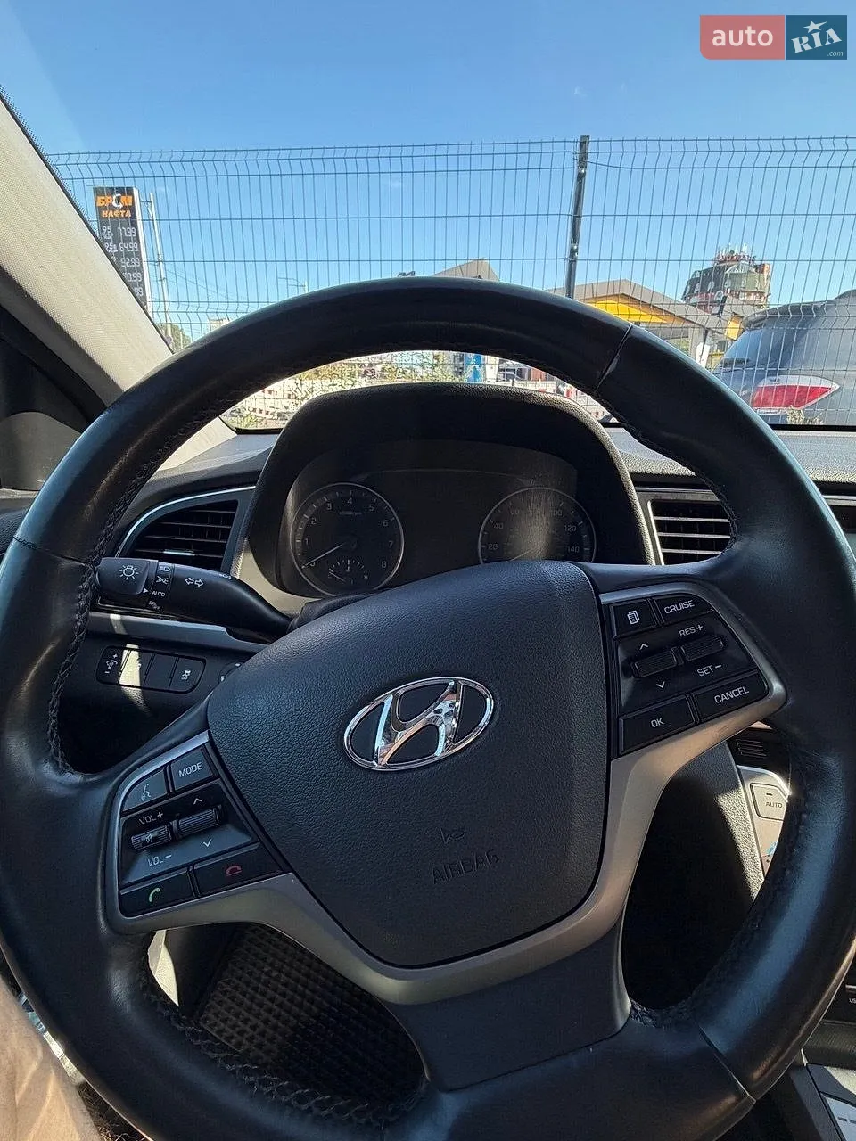 2016 Hyundai Elantra - мініатюра 21