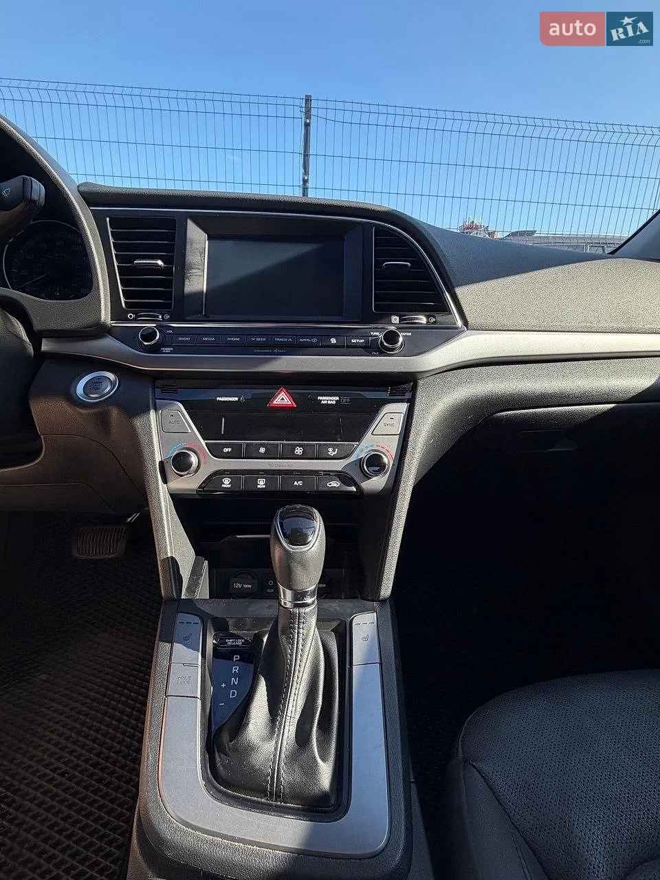 2016 Hyundai Elantra - мініатюра 24