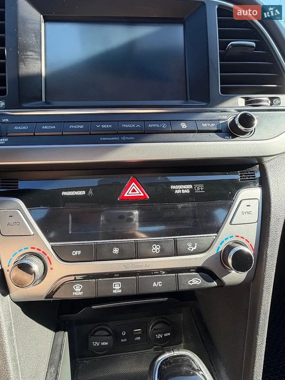 2016 Hyundai Elantra - мініатюра 25