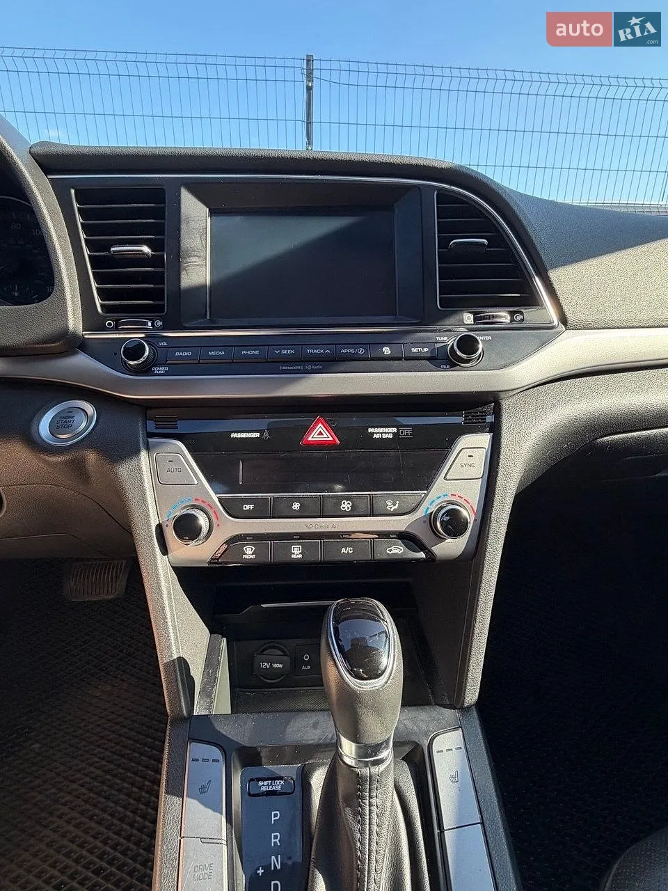 2016 Hyundai Elantra - мініатюра 27