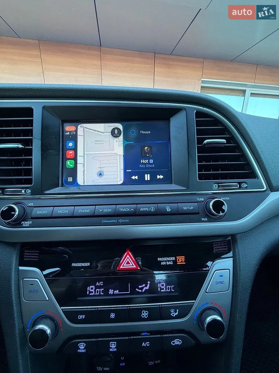 2016 Hyundai Elantra - мініатюра 30