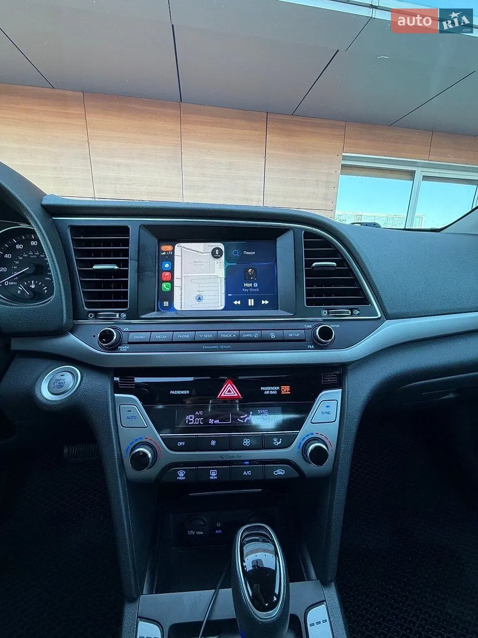 2016 Hyundai Elantra - мініатюра 31