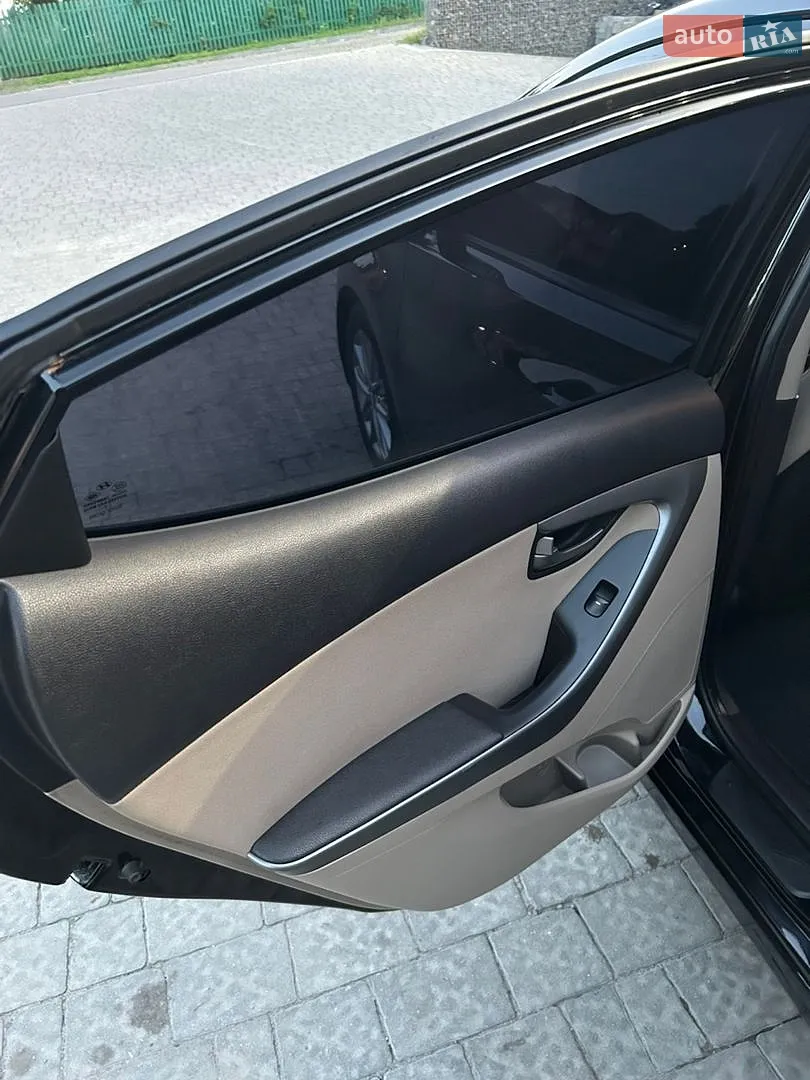2015 Hyundai Elantra - мініатюра 17