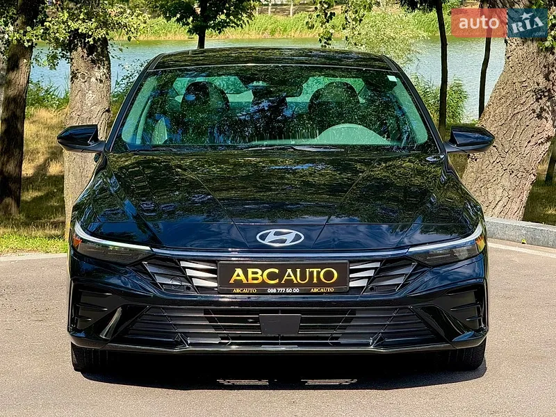 Hyundai Elantra 2024