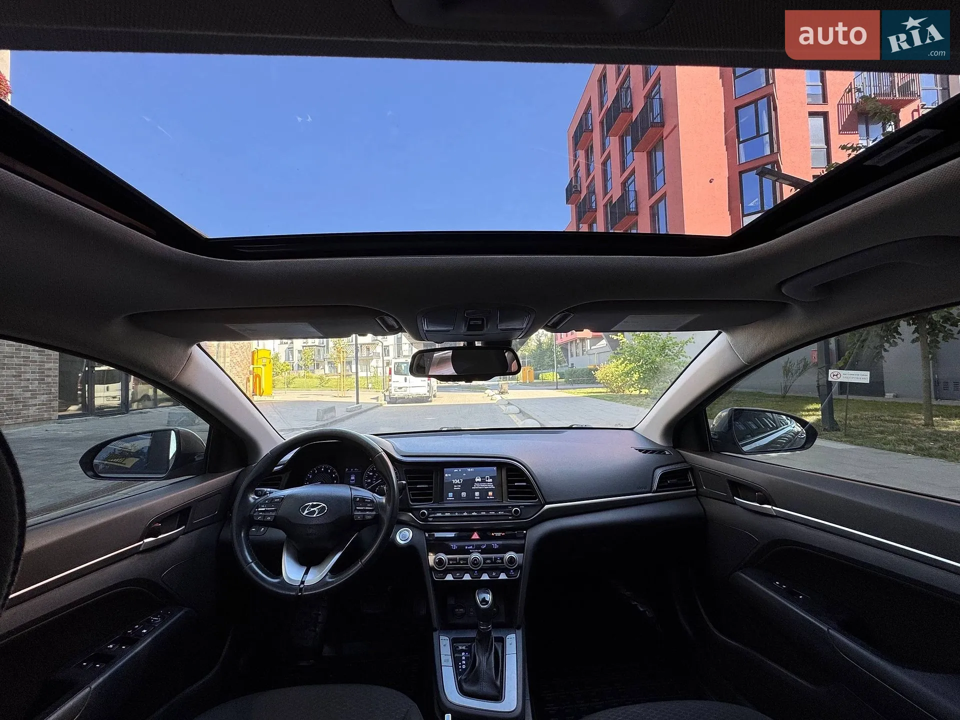 2019 Hyundai Elantra - мініатюра 16