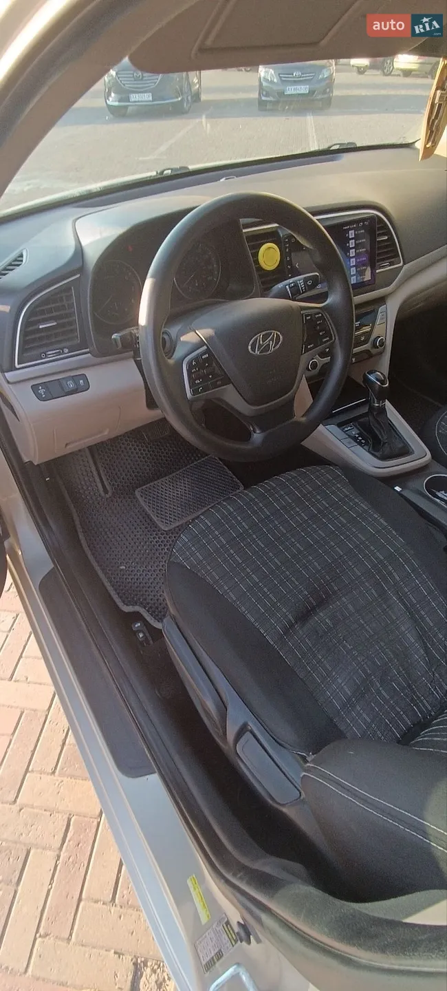 2016 Hyundai Elantra - мініатюра 6