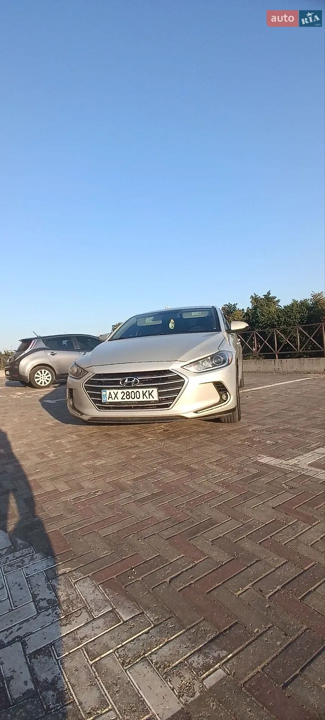 2016 Hyundai Elantra - мініатюра 10
