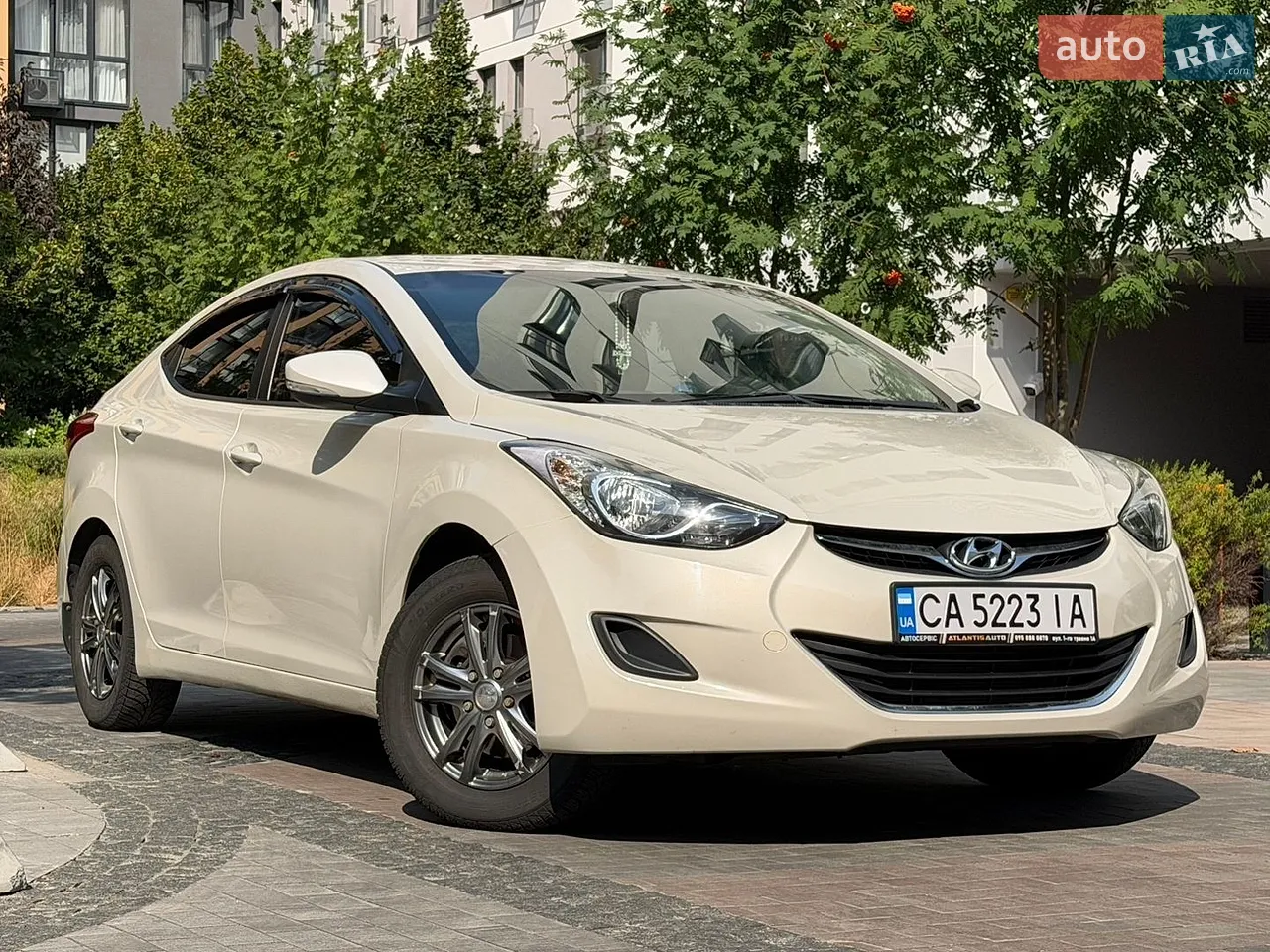 2011 Hyundai Elantra - мініатюра 12