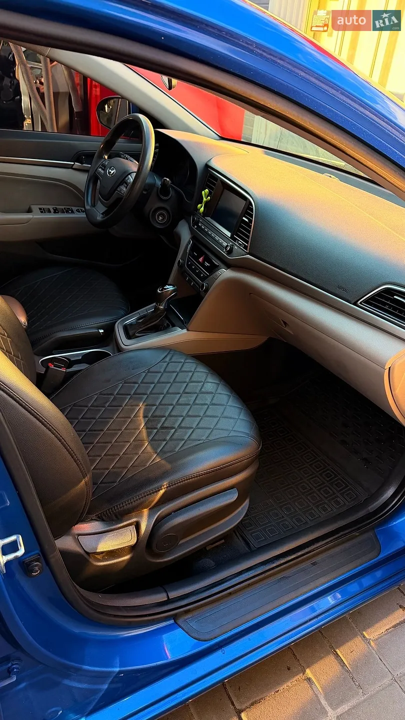 2016 Hyundai Elantra - мініатюра 8