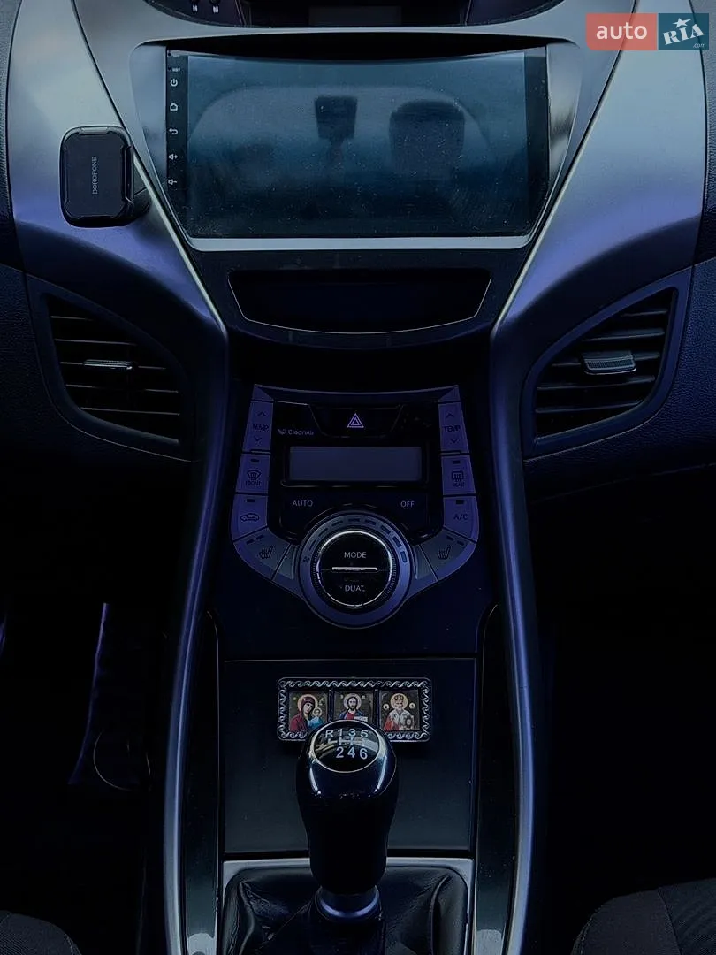 2013 Hyundai Elantra - мініатюра 13