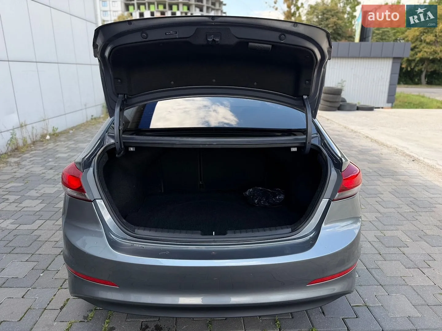 2018 Hyundai Elantra - мініатюра 16