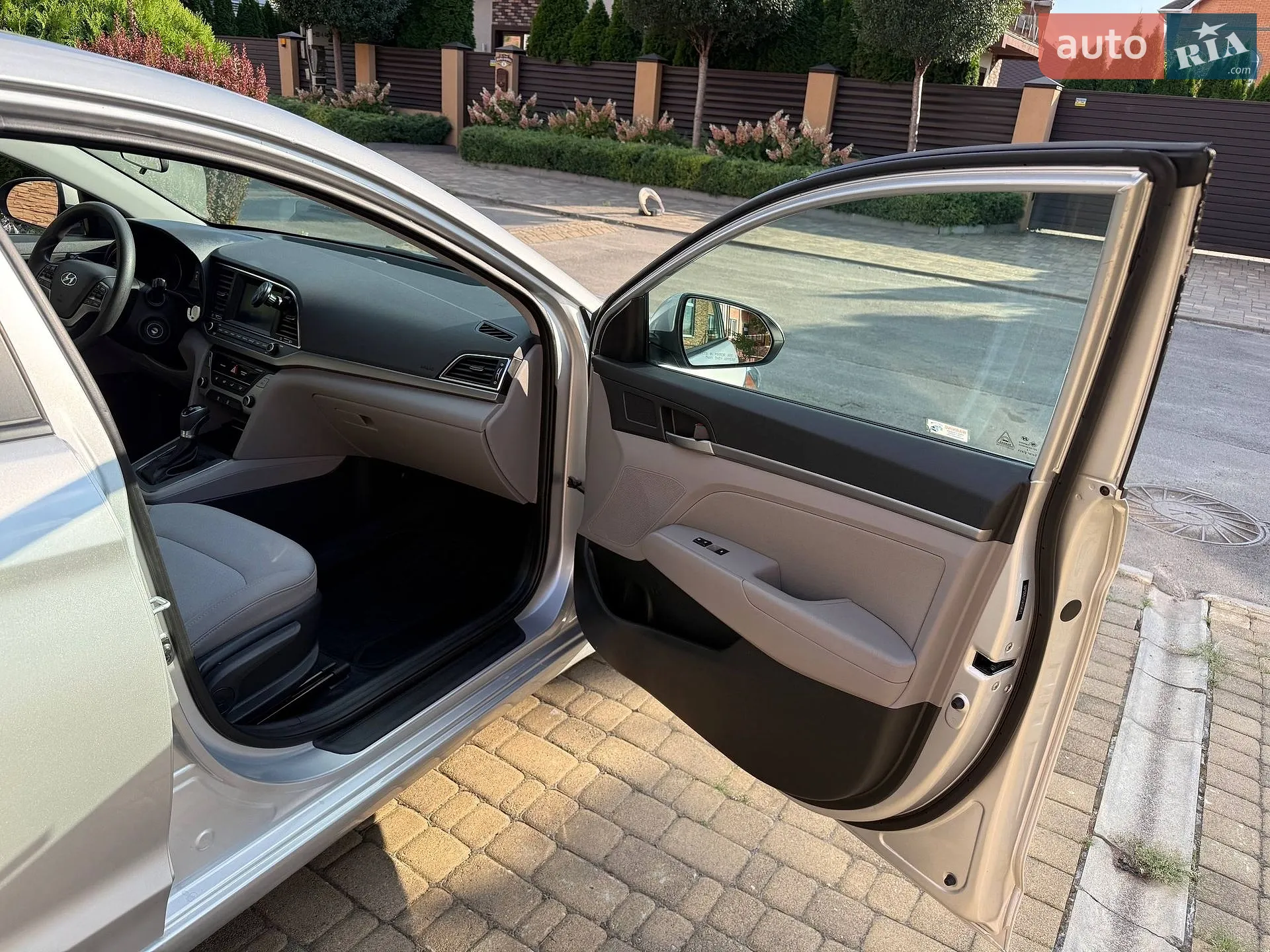 2018 Hyundai Elantra - мініатюра 9