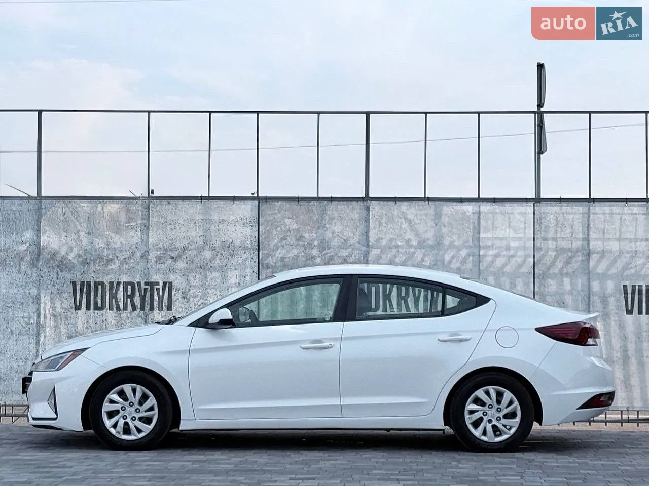 2019 Hyundai Elantra - мініатюра 12