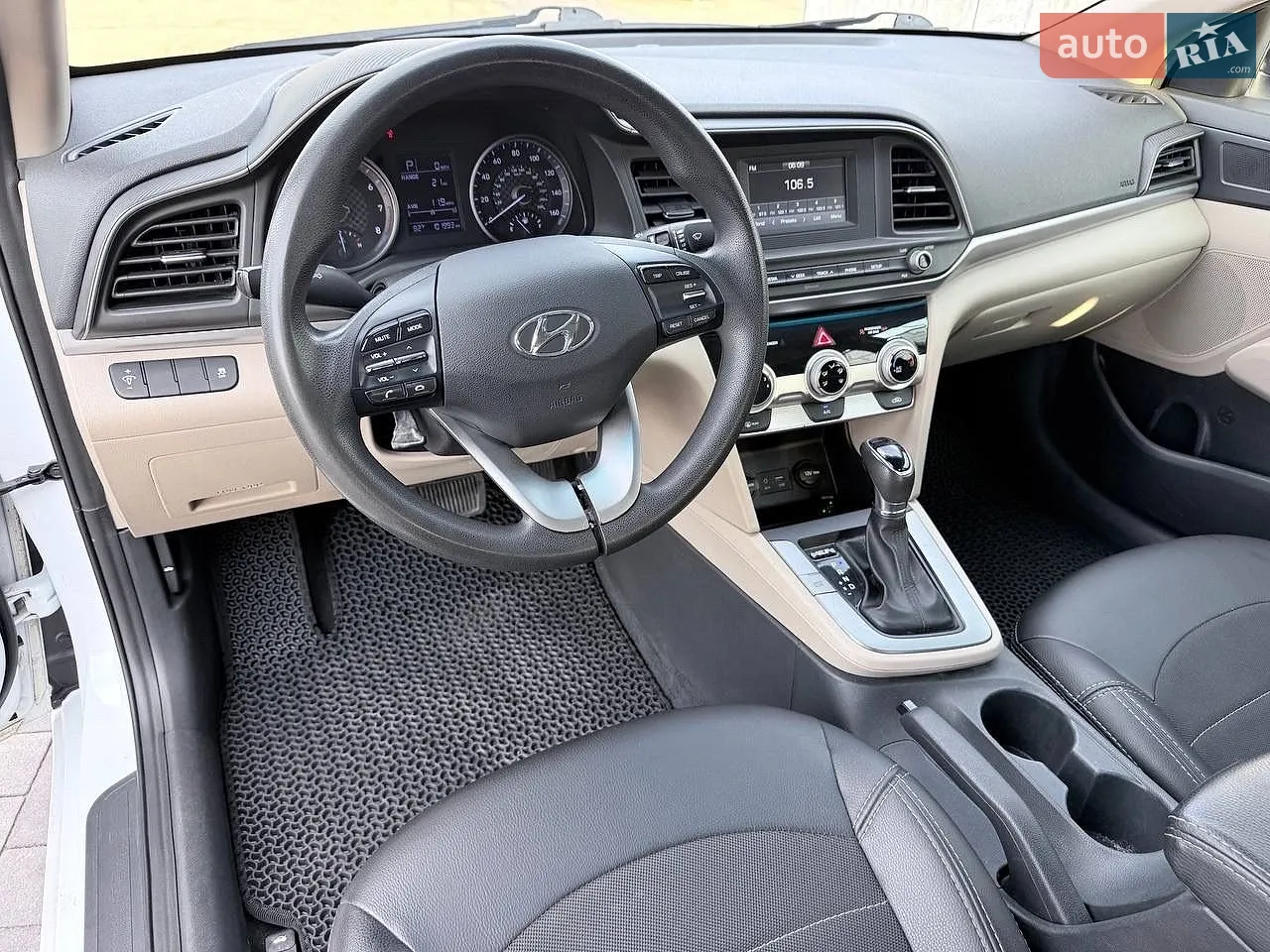 2019 Hyundai Elantra - мініатюра 25