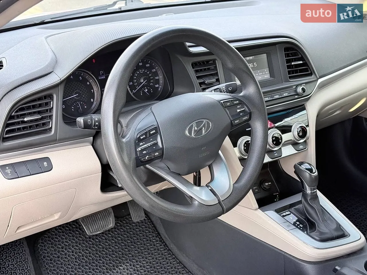2019 Hyundai Elantra - мініатюра 26