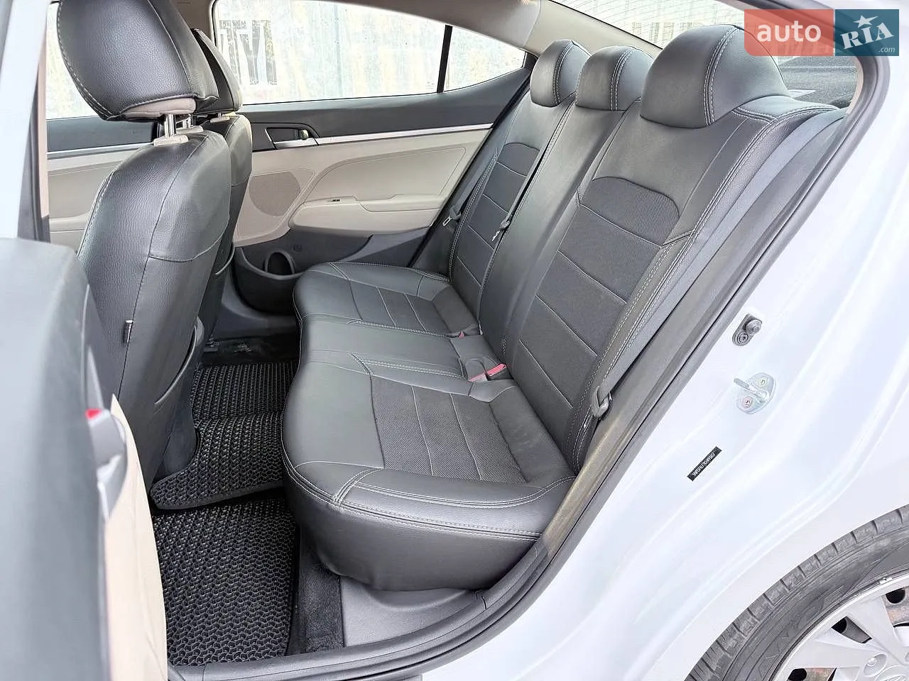 2019 Hyundai Elantra - мініатюра 29