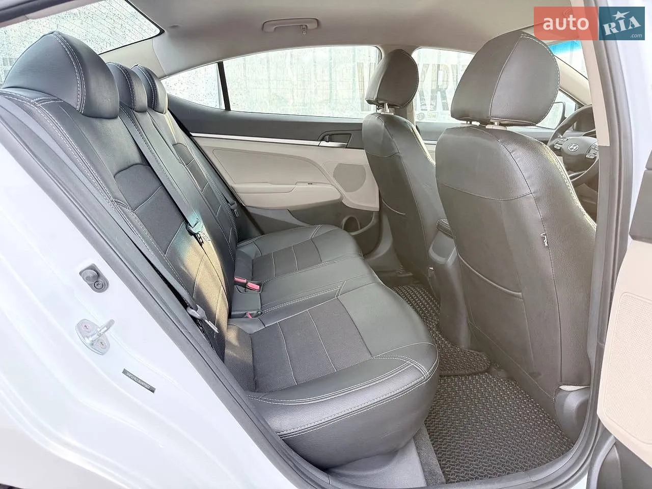 2019 Hyundai Elantra - мініатюра 33