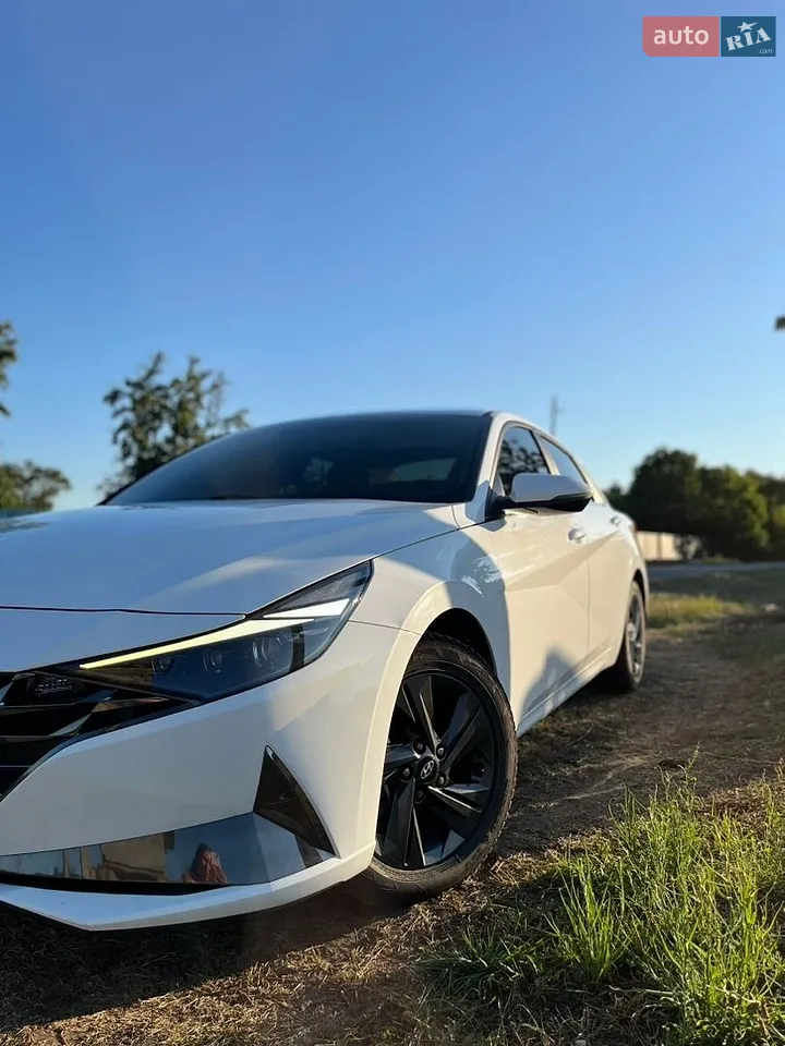 2019 Hyundai Elantra - мініатюра 18