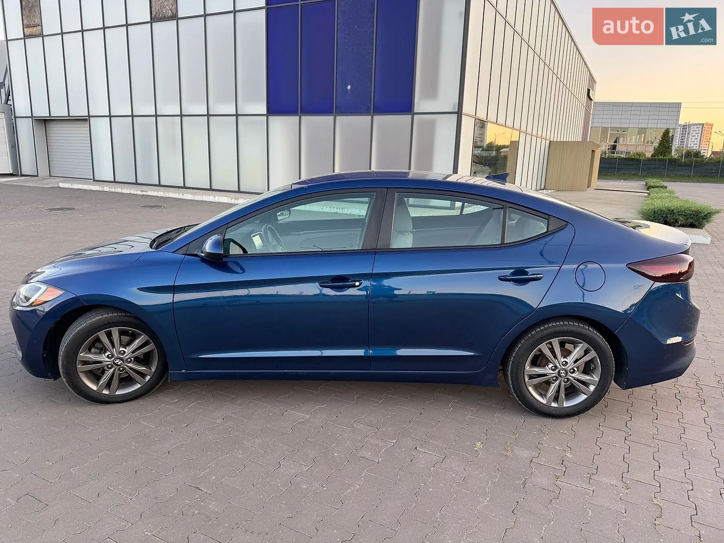 2016 Hyundai Elantra - мініатюра 13