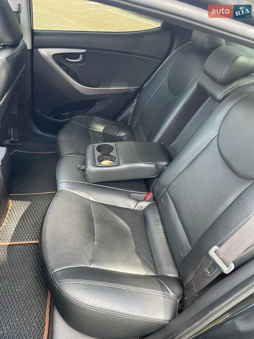 2013 Hyundai Elantra - мініатюра 10
