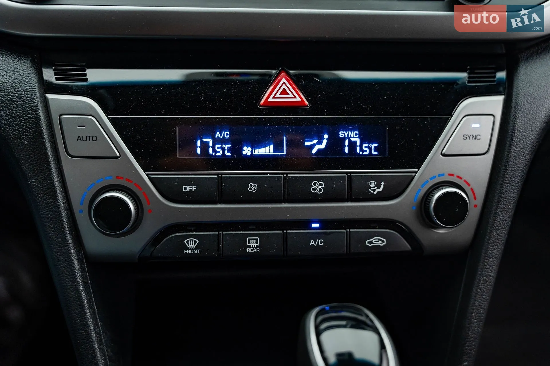 2018 Hyundai Elantra - мініатюра 18