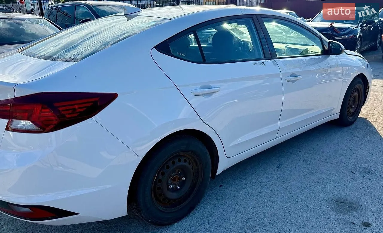 2019 Hyundai Elantra - мініатюра 27