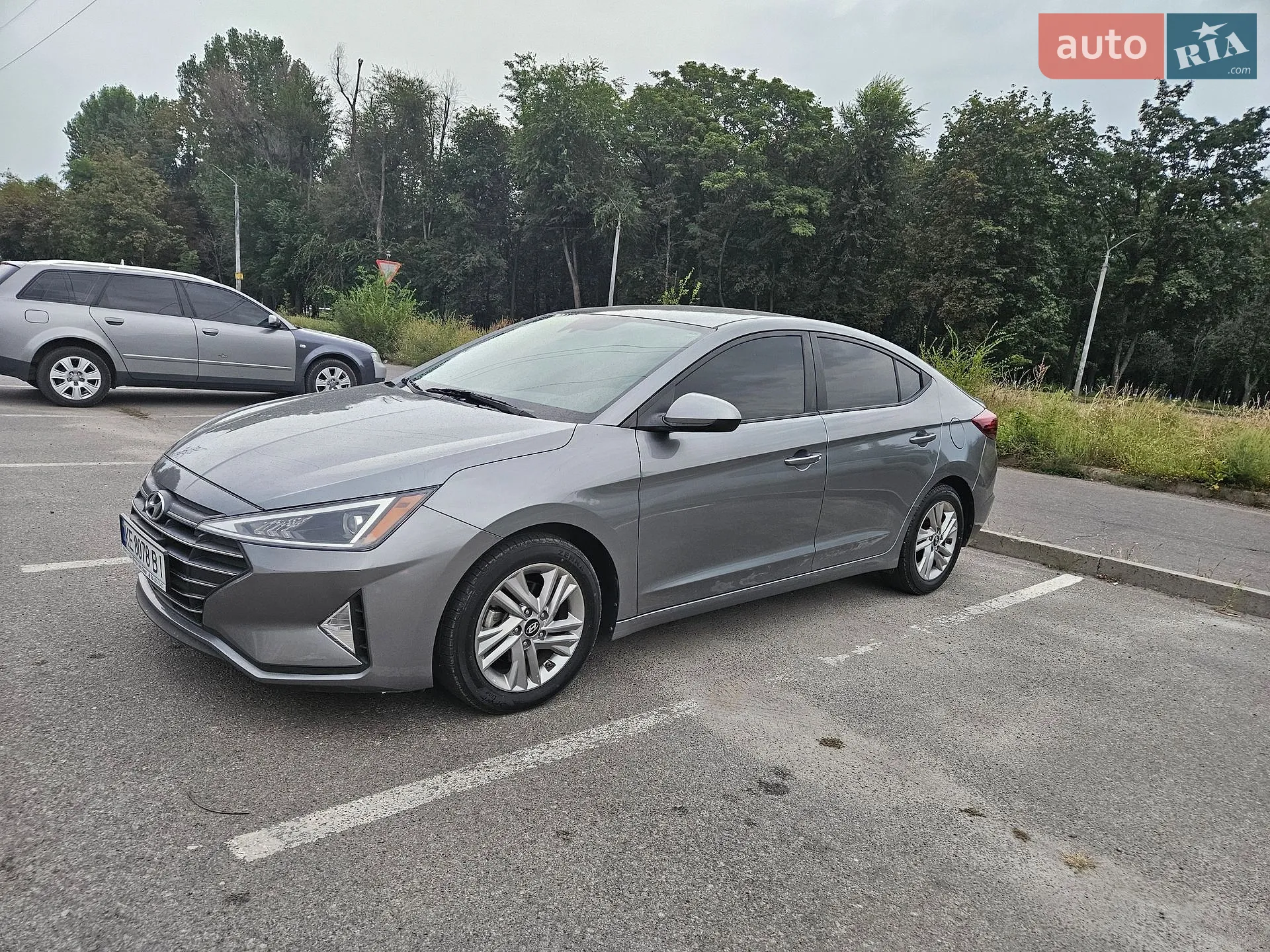 2019 Hyundai Elantra - фото 1