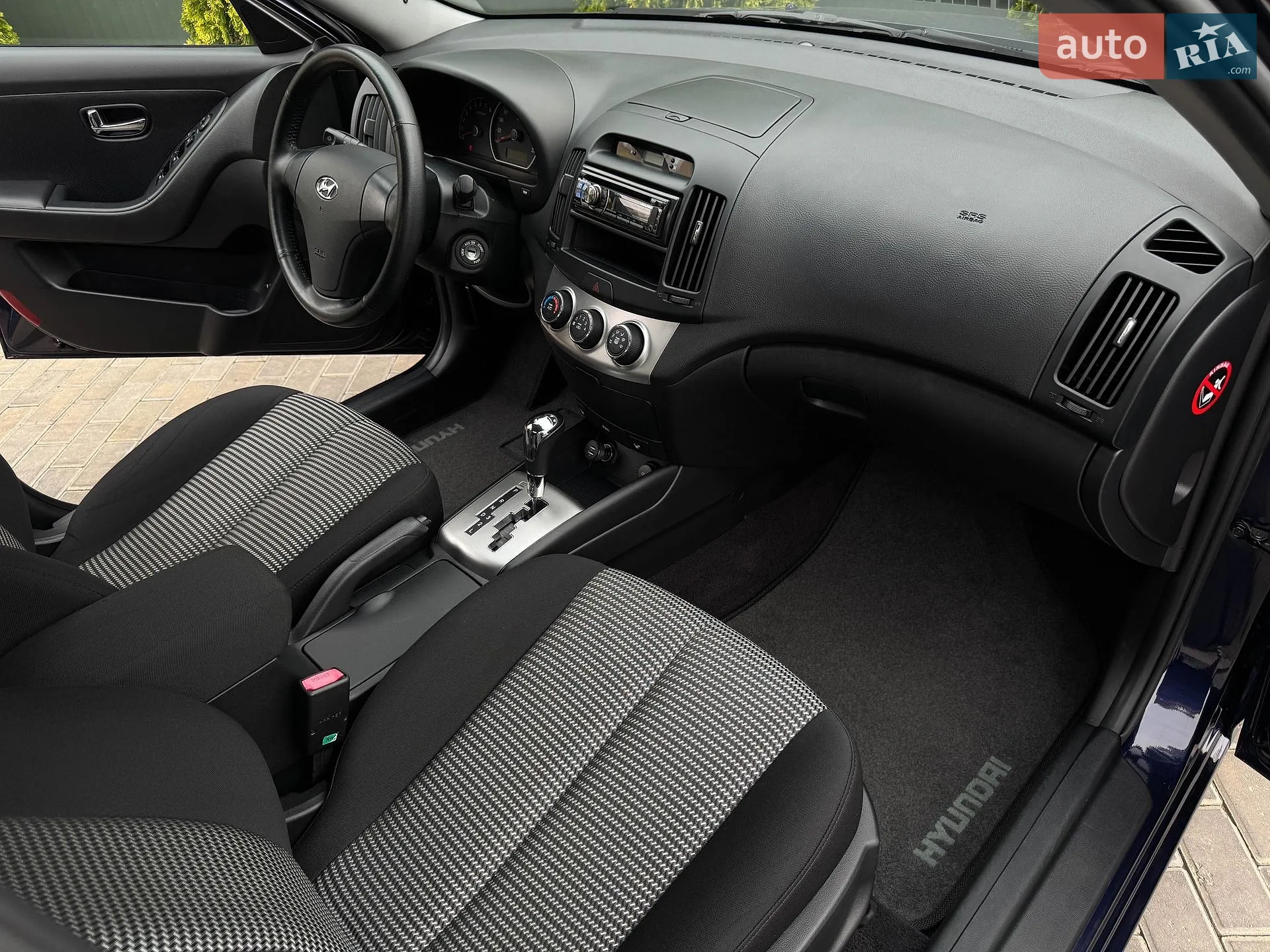 2010 Hyundai Elantra - мініатюра 27