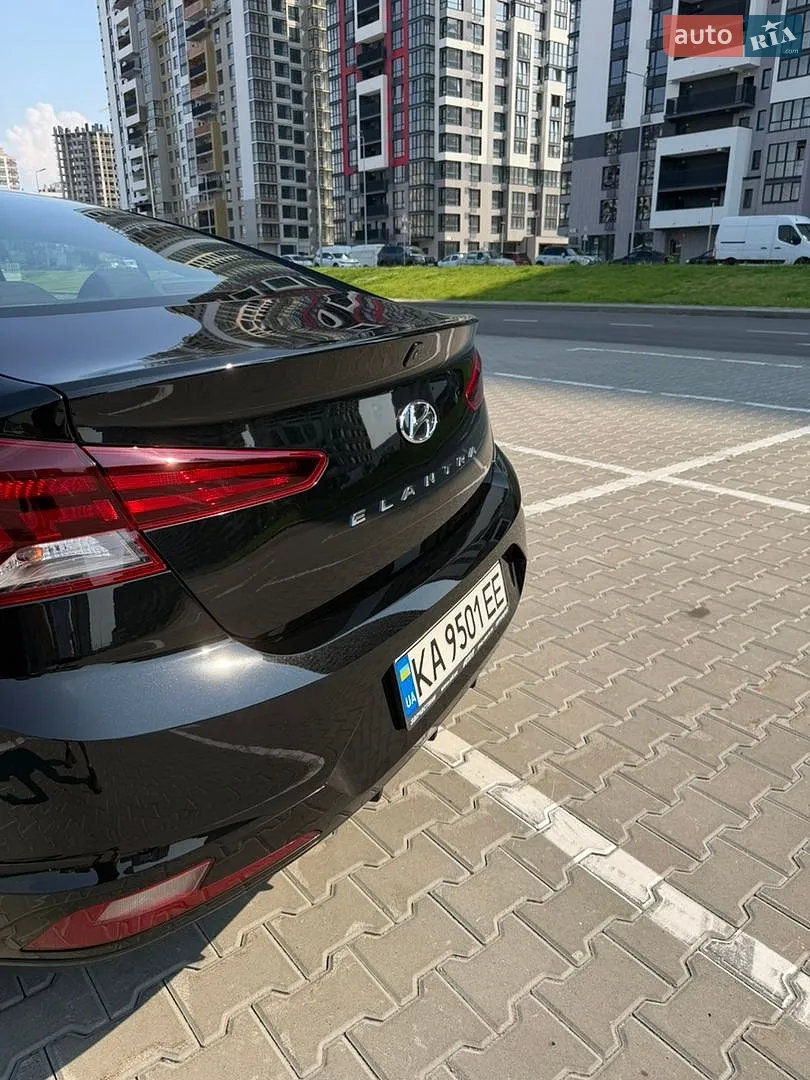 2019 Hyundai Elantra - мініатюра 21