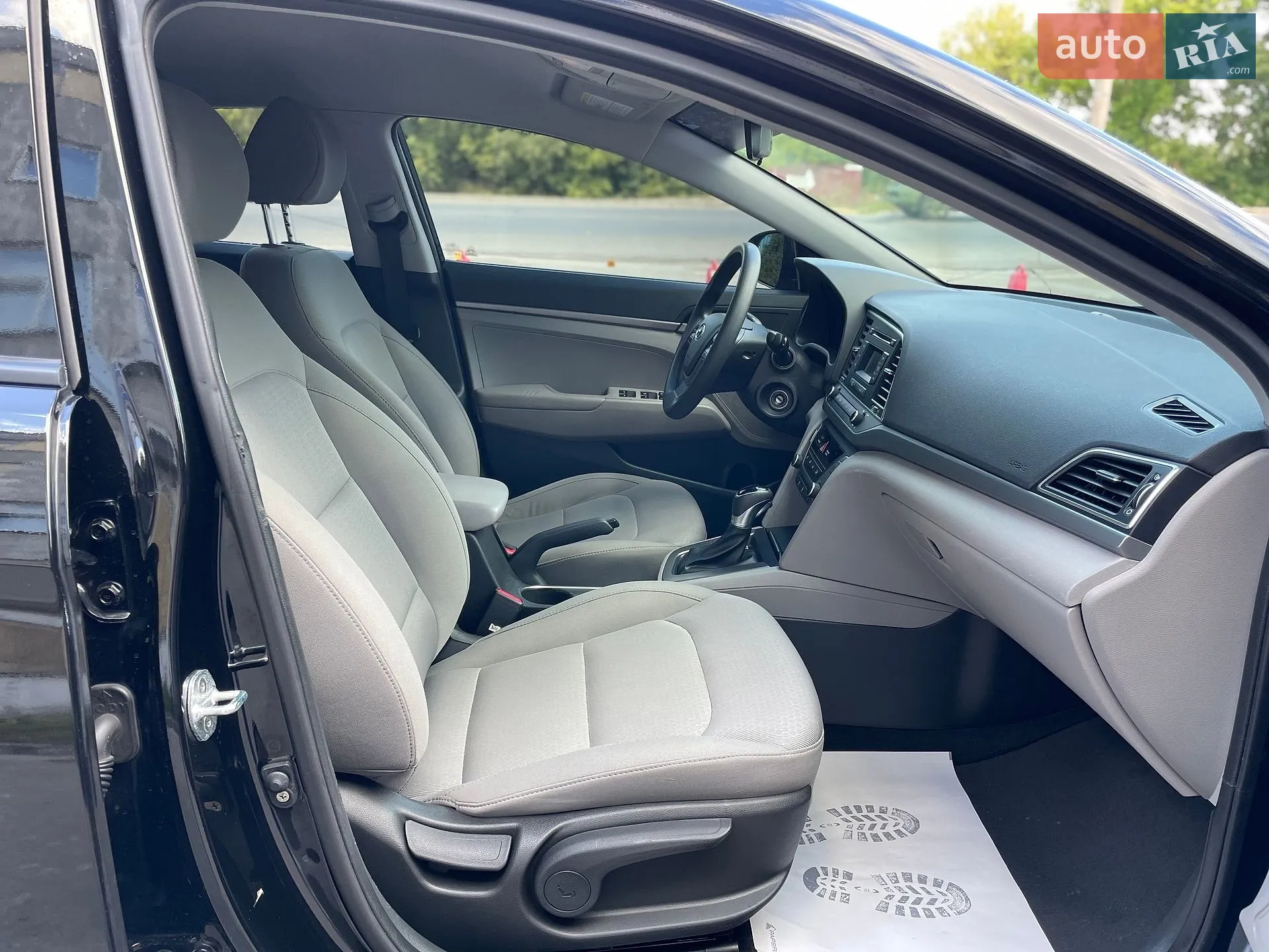 2017 Hyundai Elantra - мініатюра 41