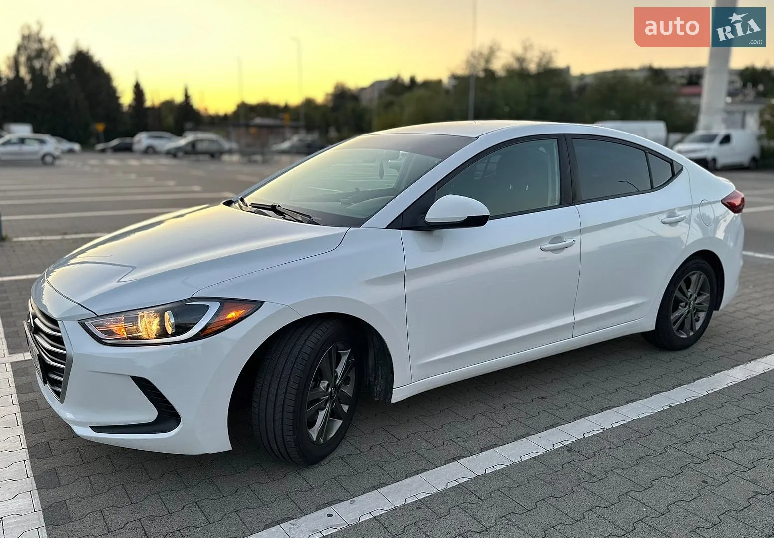 2017 Hyundai Elantra - фото 1