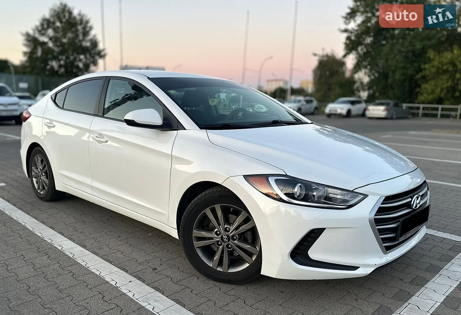 2017 Hyundai Elantra - мініатюра 5