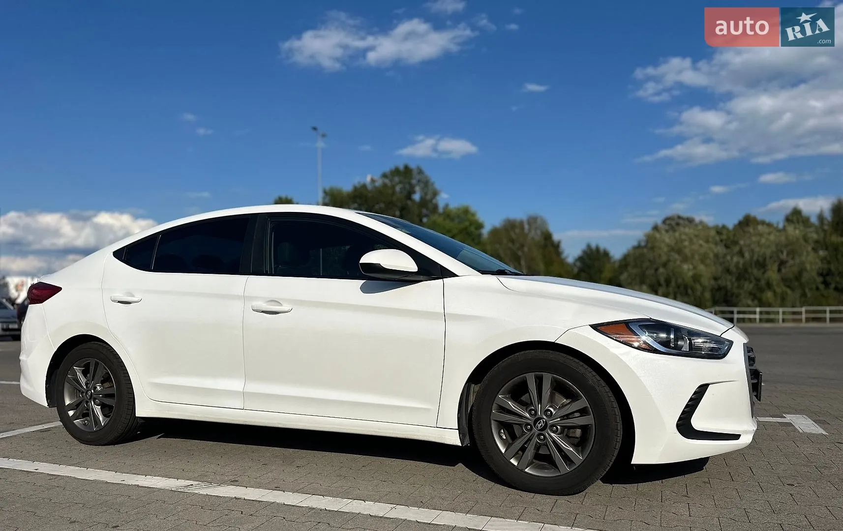 2017 Hyundai Elantra - мініатюра 10