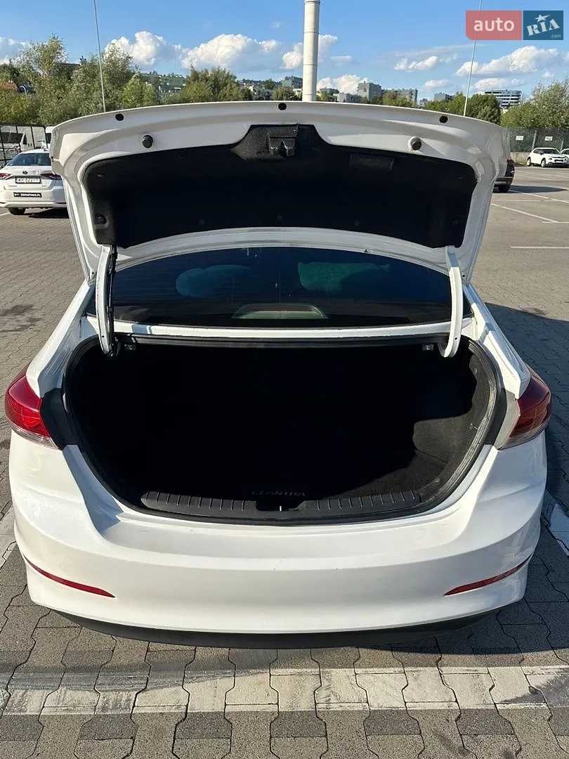 2017 Hyundai Elantra - мініатюра 13