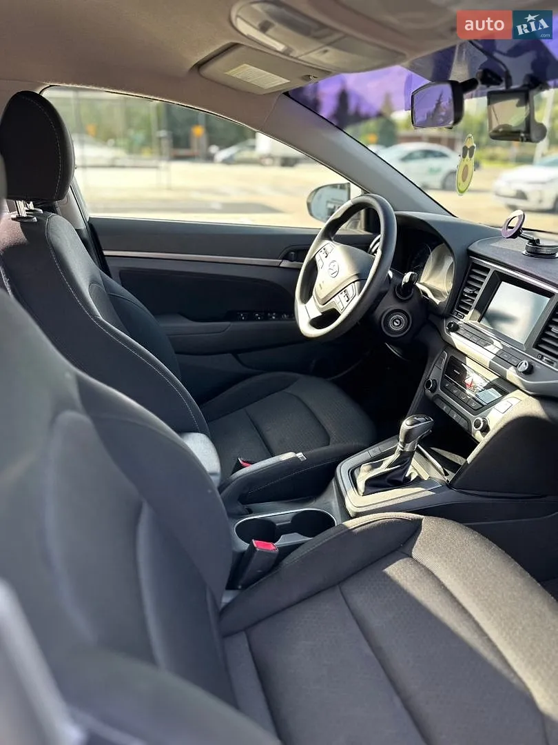 2017 Hyundai Elantra - мініатюра 20