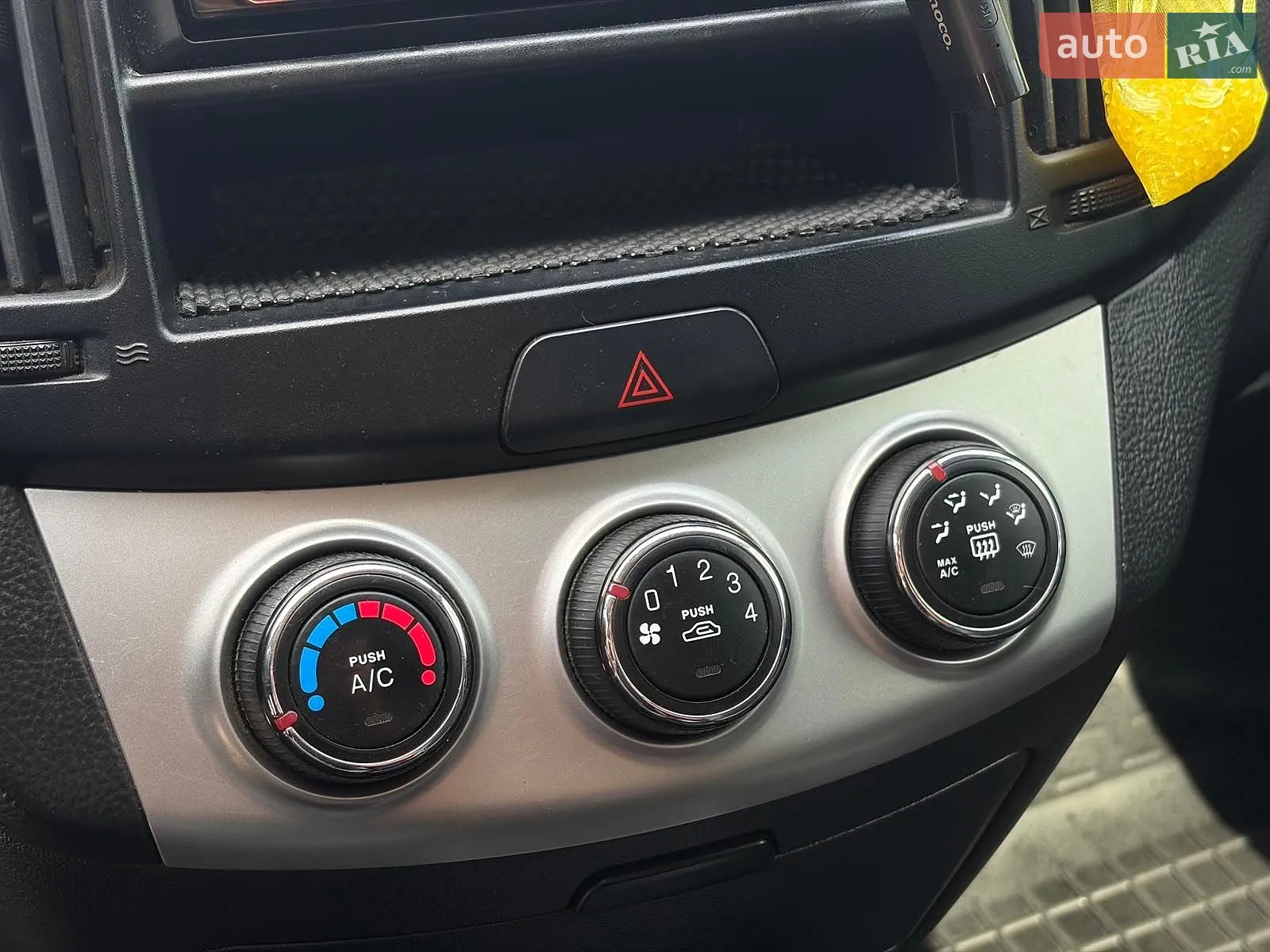 2011 Hyundai Elantra - мініатюра 21