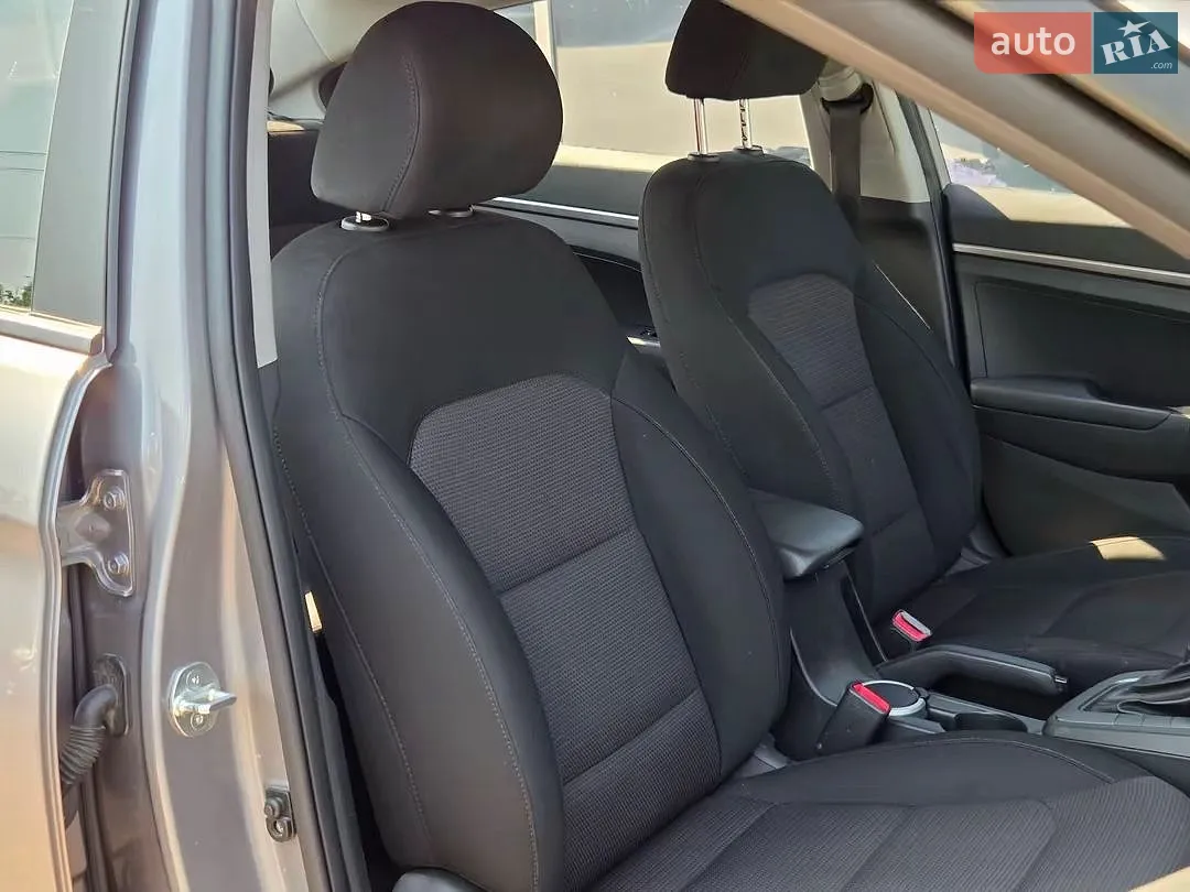 2020 Hyundai Elantra - мініатюра 20