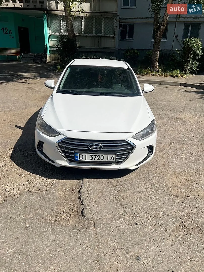2017 Hyundai Elantra - фото 1