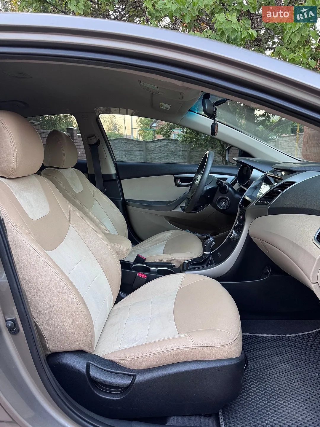 2015 Hyundai Elantra - мініатюра 6