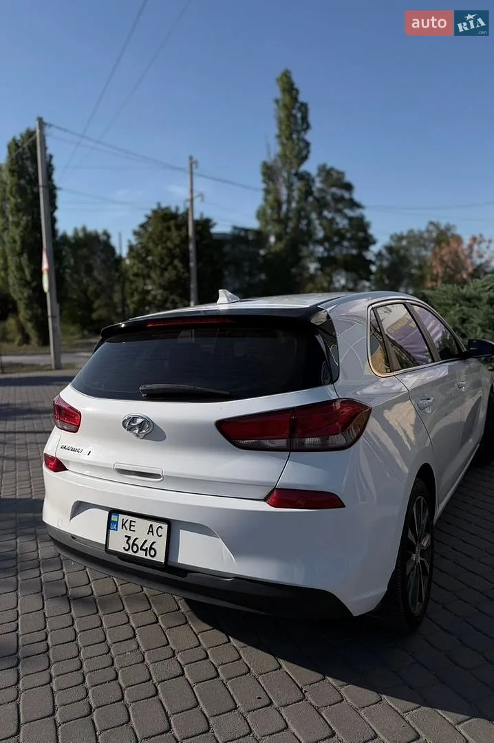 2019 Hyundai Elantra - мініатюра 5