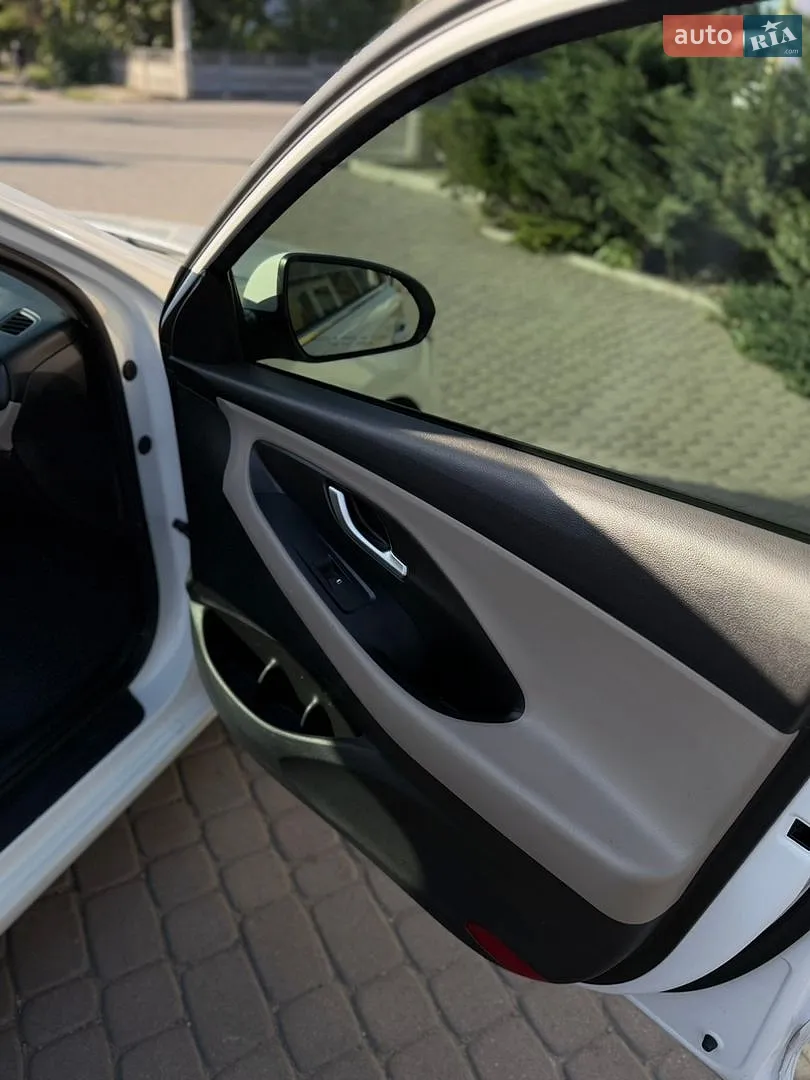 2019 Hyundai Elantra - мініатюра 13